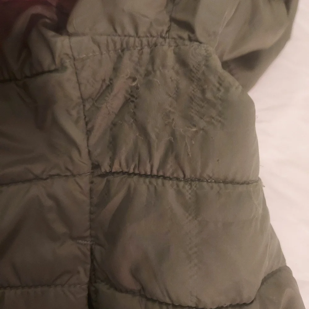Baby Gap Desert Cactus 3D Upcycled Lightweight Puffer Jacket in Size 2T Years